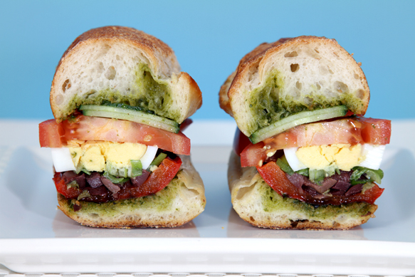 Pan Bagnat-sliced 583p