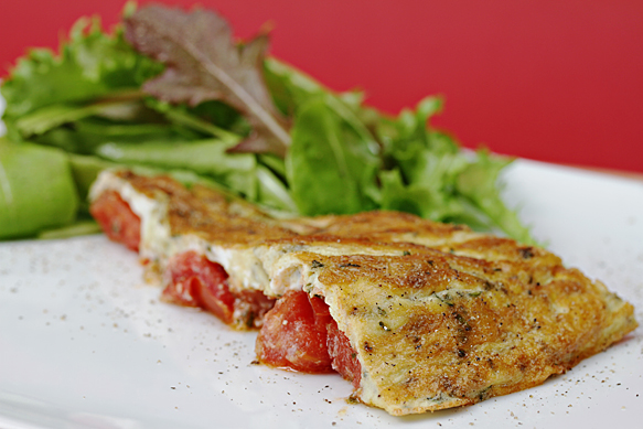 IMG_7449 Tomato frittata with fresh herbs L Tomato frittata with fresh herbs