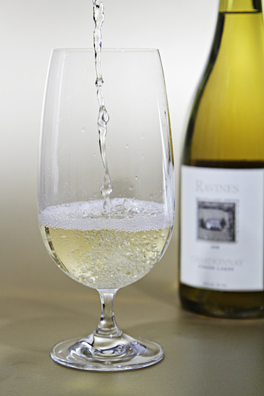 Pouring Ravines Chardonnay 2008
