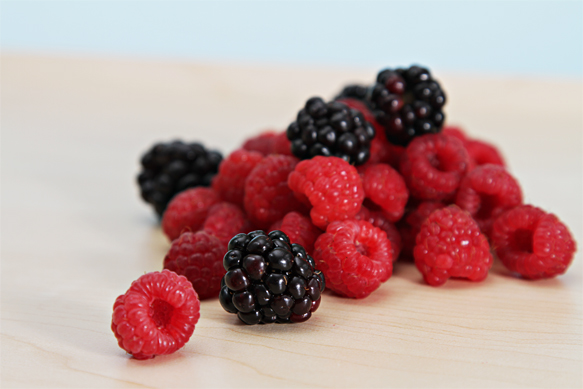 IMG_0036 Raspberries and blackberries Raspberries and blackberries