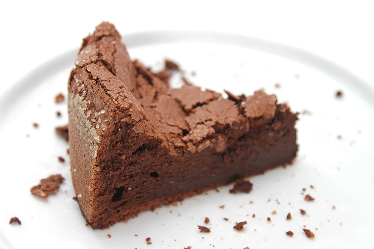 Flourless chocolate-bourbon cake