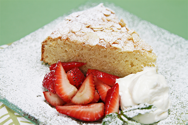Almond cake with ginger whipped cream Food & Style